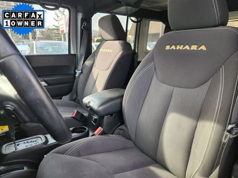 Used 2015 Jeep Wrangler Unlimited Sahara w/ Dual Top Group image 7