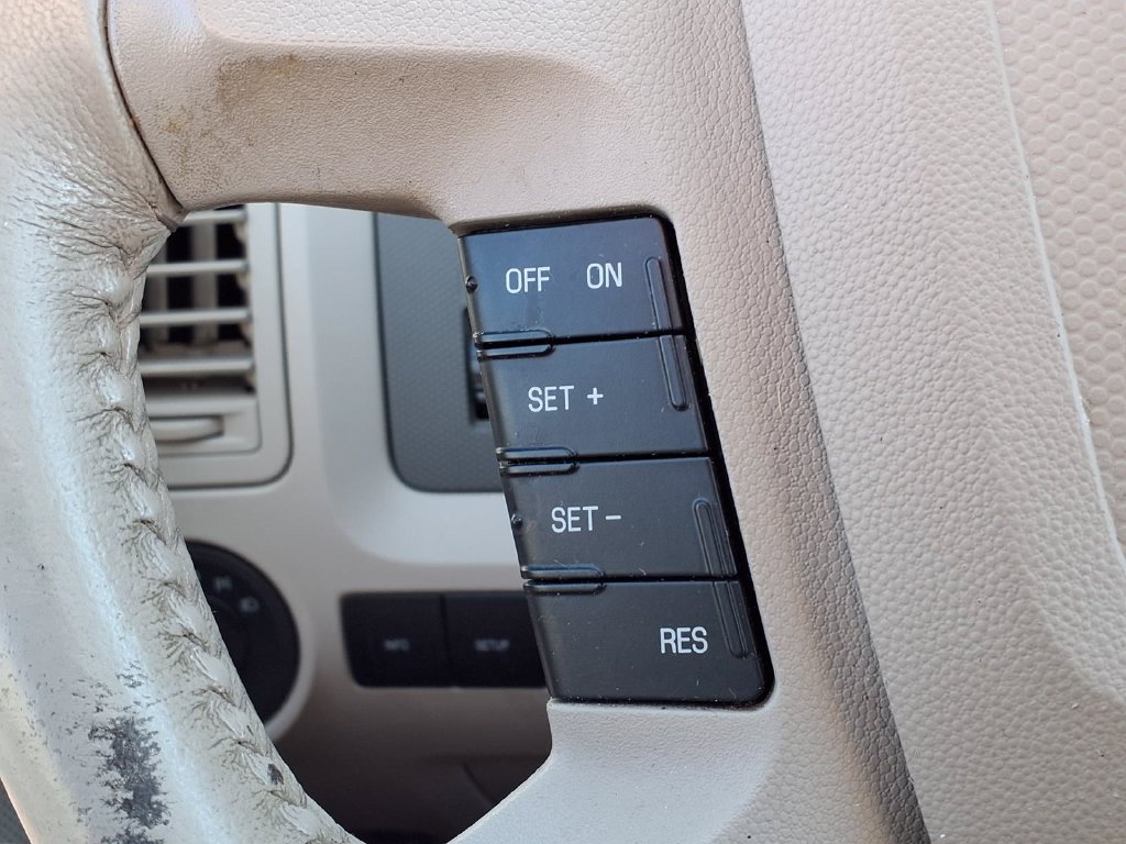 Used 2009 Ford Escape XLT FWD image 22