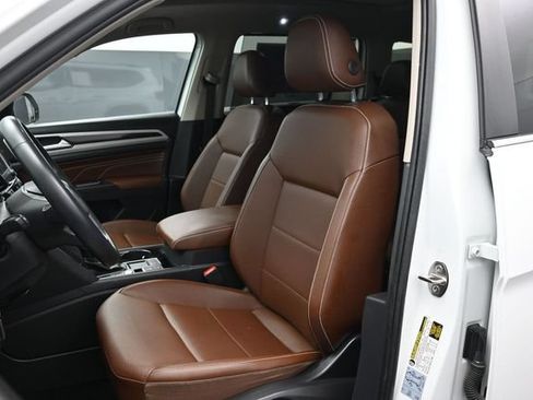 Used 2022 Volkswagen Atlas SE w/ Panoramic Sunroof Package FWD image 5