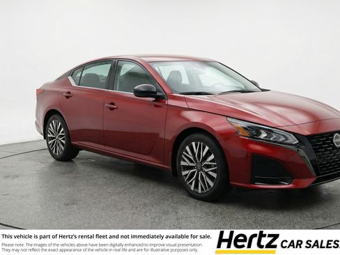 Used 2025 Nissan Altima 2.5 SV image 1
