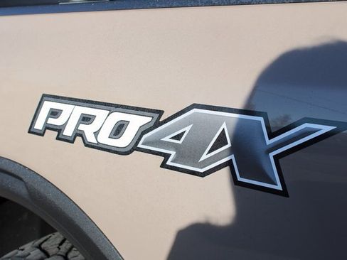 Used 2021 Nissan Titan PRO-4X w/ Pro-4x Convenience Package image 10