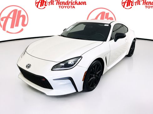 Used 2025 Toyota GR86 Premium RWD image 7