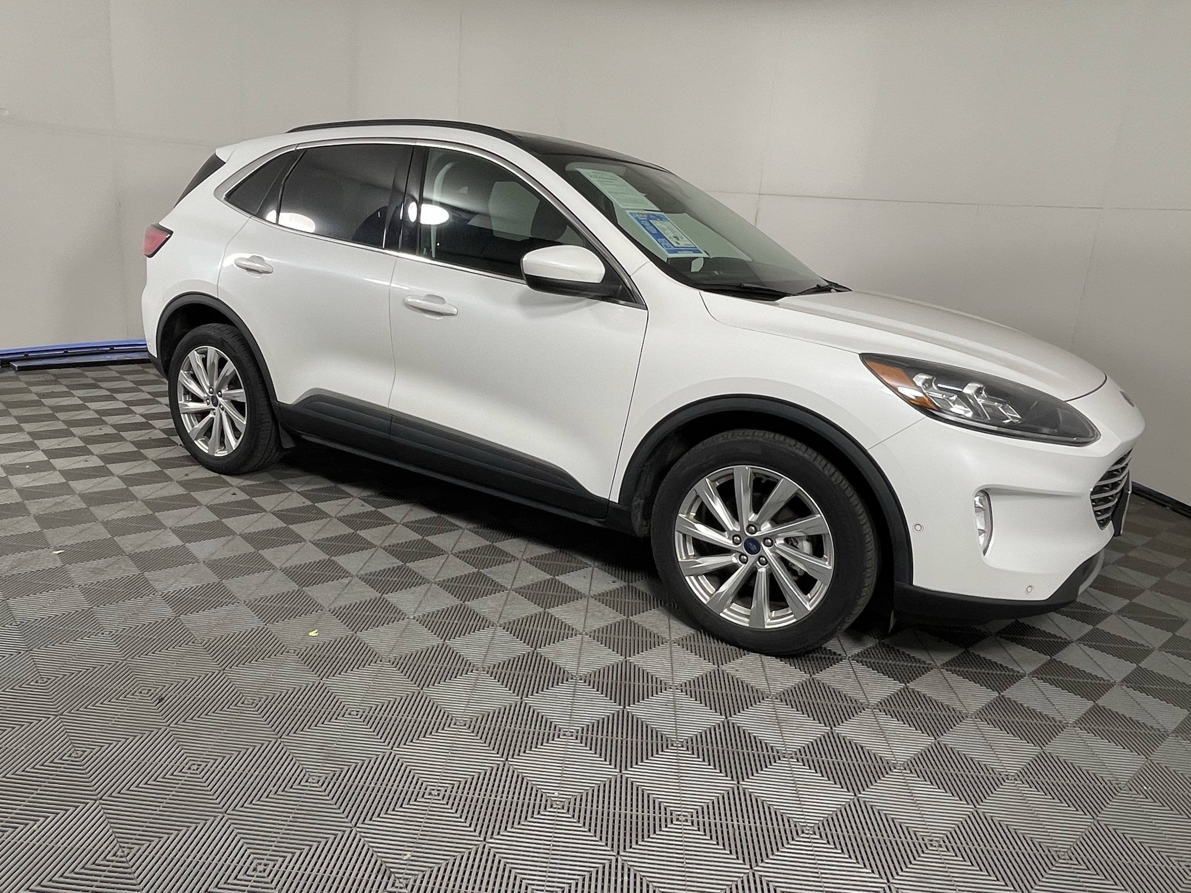 Used 2021 Ford Escape Titanium w/ Titanium Elite Package AWD/4WD image 7
