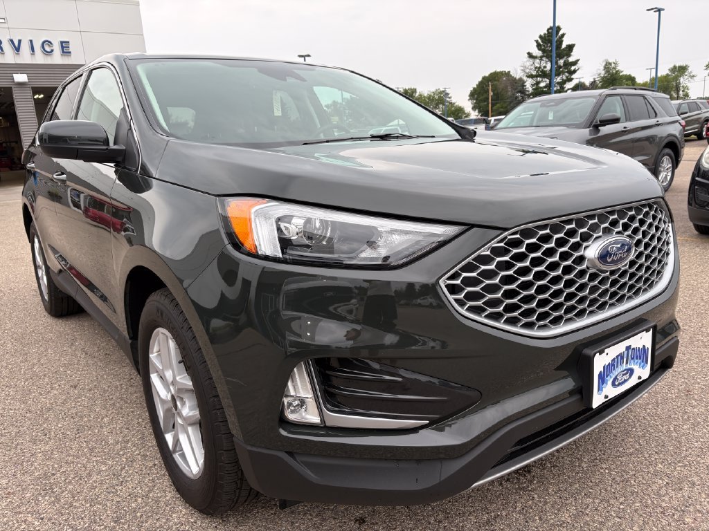 Used 2024 Ford Edge SEL w/ Convenience Package AWD/4WD image 4