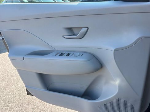 Used 2025 Hyundai Kona SEL AWD/4WD image 7