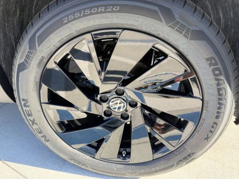 New 2026 Volkswagen Atlas SE image 31