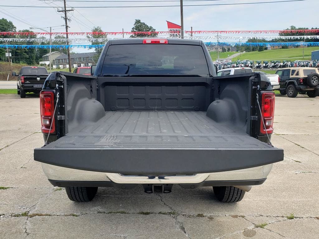Used 2026 RAM 2500 Big Horn AWD/4WD image 9