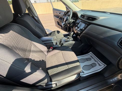 Used 2018 Nissan Rogue SV AWD/4WD image 12