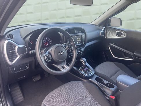 Used 2021 Kia Soul LX image 11