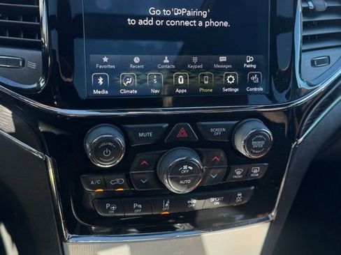 Used 2019 Jeep Grand Cherokee Summit AWD/4WD image 14