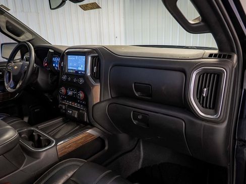 Used 2019 Chevrolet Silverado 1500 High Country image 17