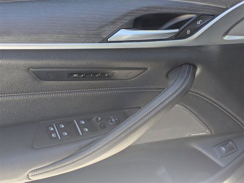 Used 2023 BMW M550i xDrive w/ Executive Package image 11
