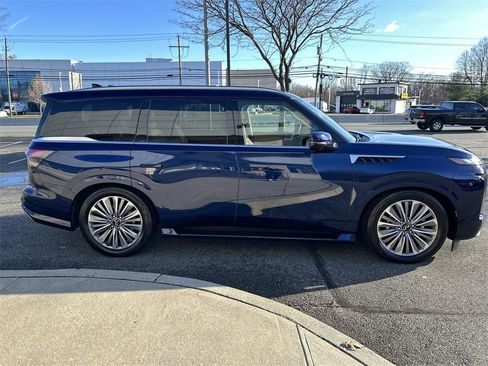 Certified 2025 INFINITI QX80 Sensory image 9