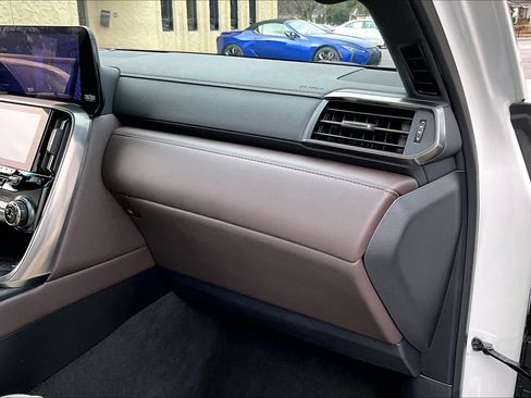 Used 2024 Lexus LX 600 4WD w/ Luxury Package image 19