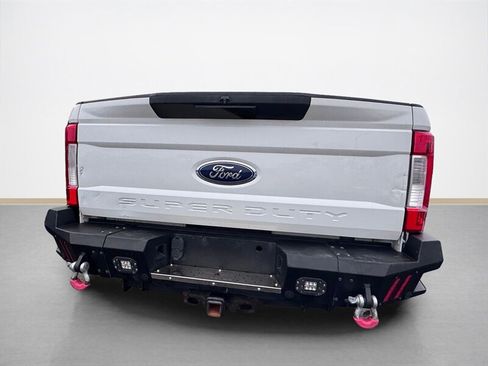 Used 2017 Ford F250 XLT w/ XLT Value Package image 5