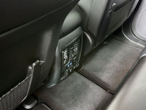 Used 2019 Jeep Grand Cherokee Limited AWD/4WD image 26