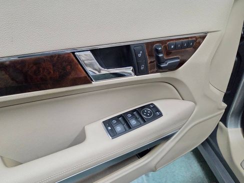 Used 2013 Mercedes-Benz E 350 Cabriolet w/ Premium 1 Pkg image 40