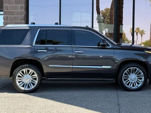 Used 2016 Cadillac Escalade Platinum RWD image 14