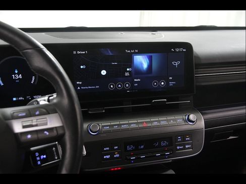 Certified 2024 Hyundai Kona Limited FWD image 9