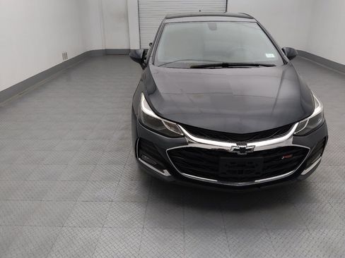 Used 2019 Chevrolet Cruze LT w/ Convenience Package FWD image 14