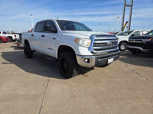 Used 2016 Toyota Tundra SR5 image 7