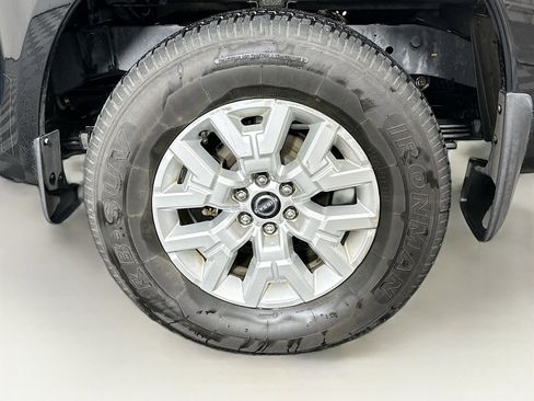 Used 2023 Nissan Frontier SV w/ SV Convenience Package image 11