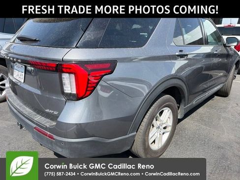 Used 2025 Ford Explorer Active AWD/4WD image 3