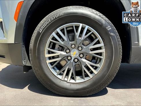 Used 2024 Chevrolet Traverse LT image 9