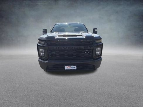 Used 2021 Chevrolet Silverado 2500 Custom w/ Custom Value Package AWD/4WD image 9
