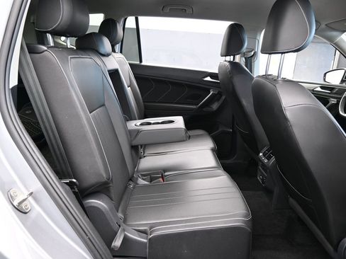 Used 2023 Volkswagen Tiguan SE image 38