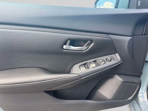 Used 2025 Nissan Sentra SV FWD image 15