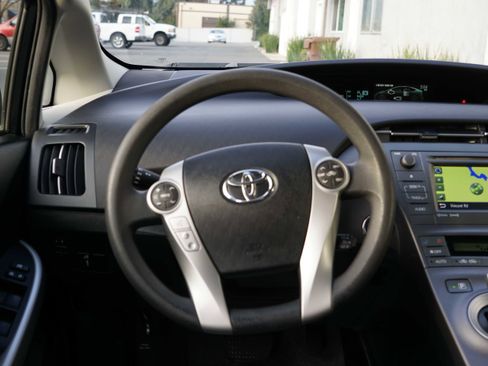 Used 2013 Toyota Prius Three image 41