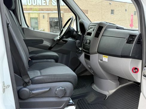 Used 2013 Freightliner Sprinter 2500 image 16