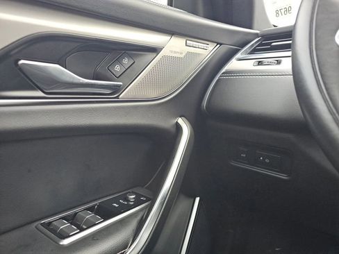 Used 2024 Jaguar F-PACE R-Dynamic S image 31