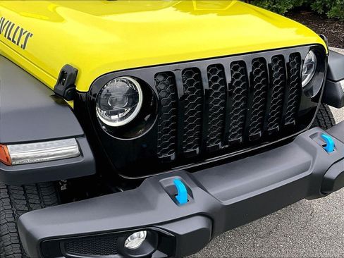 Used 2023 Jeep Wrangler Unlimited w/ Sun & Screen Package AWD/4WD image 32