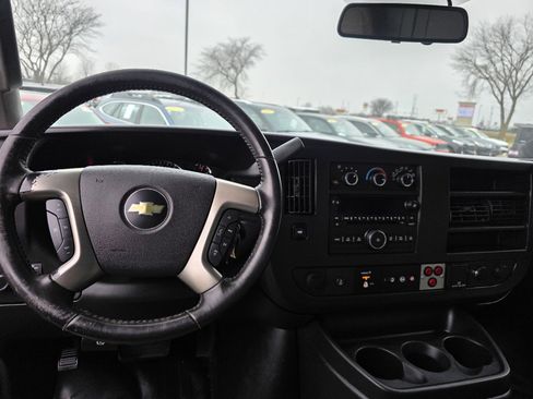 Used 2017 Chevrolet Express 2500 2500 Cargo image 4