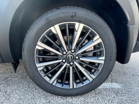 New 2026 Nissan Pathfinder Platinum AWD/4WD image 14