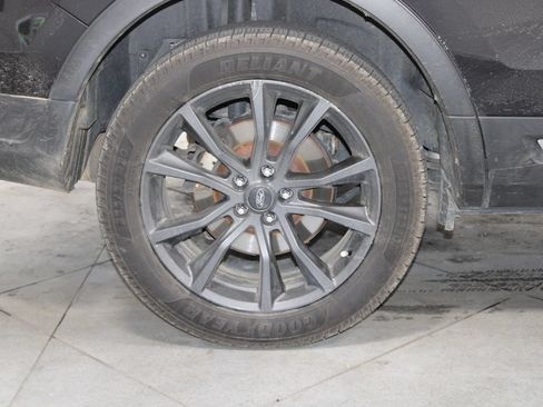 Used 2019 Ford Explorer XLT w/ Equipment Group 202A FWD image 12
