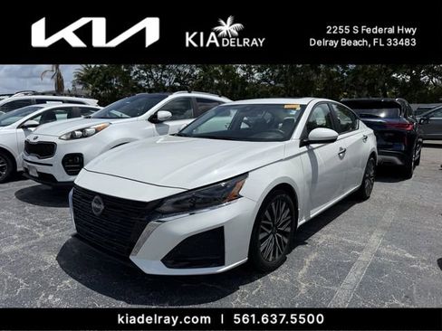 Used 2024 Nissan Altima 2.5 SV w/ SV Premium Package FWD image 4