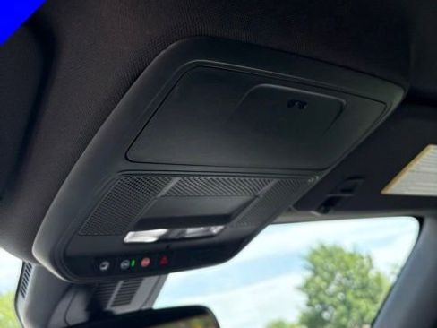 Used 2025 Chevrolet Equinox LT w/ Convenience Package II FWD image 24