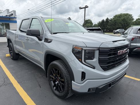 Used 2024 GMC Sierra 1500 Elevation AWD/4WD image 2