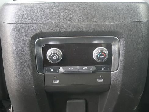 Used 2024 Chevrolet Tahoe Premier AWD/4WD image 16