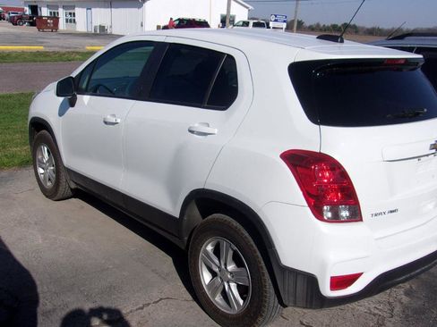 Used 2022 Chevrolet Trax LS w/ Tint and Cruise Package image 2