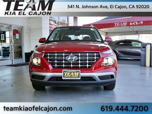 Used 2022 Hyundai Venue SEL w/ Cargo Package FWD image 4