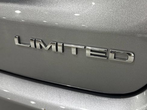 Used 2023 Jeep Compass Limited AWD/4WD image 32