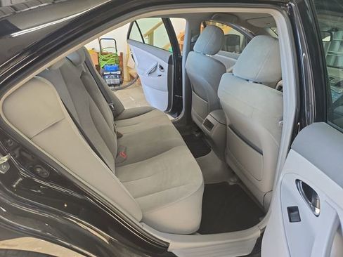 Used 2009 Toyota Camry LE FWD image 17