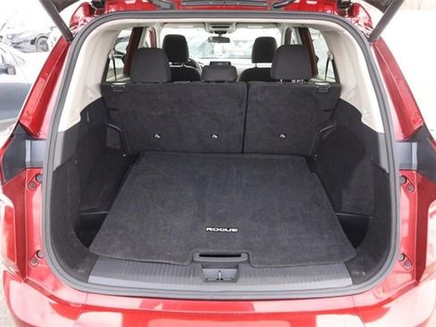 Certified 2024 Nissan Rogue SV image 7