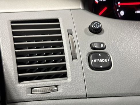 Used 2010 Toyota Avalon XL FWD image 17