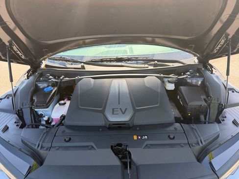 Used 2024 Kia EV6 Light RWD image 29