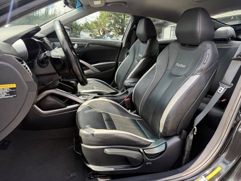 Used 2013 Hyundai Veloster Turbo FWD image 9